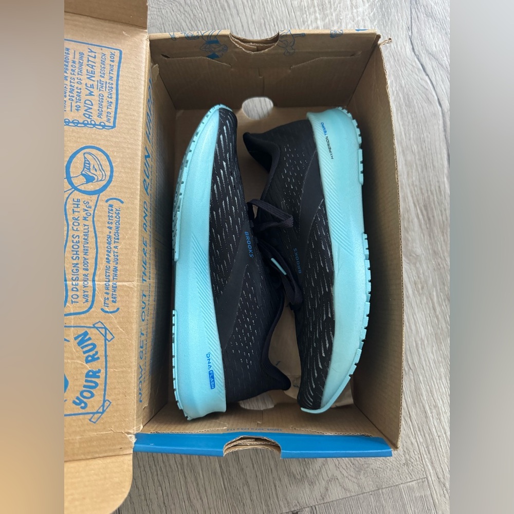 Brooks Hyperion Tempo Women's Running Shoes size 6.5